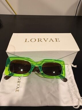 LORVAE Women's Green Rectangular Sunglasses
